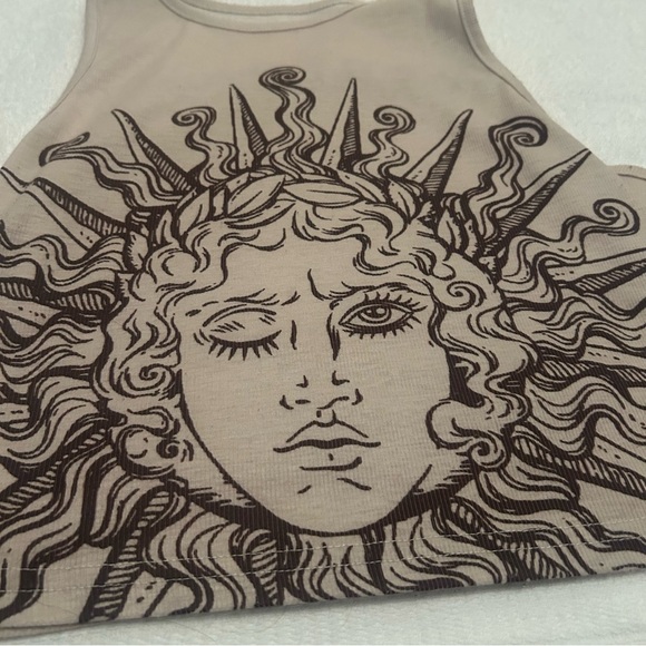 Cream & Brown Sleeveless Graphic Crop Tank - Picture 3 of 5